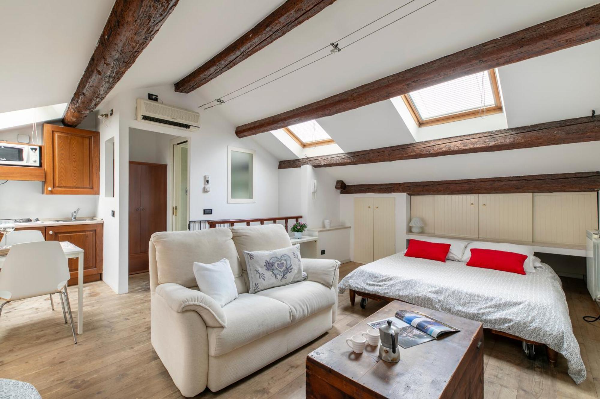 Nice Lovely Attic For 4 Person With Wifi - A/C Венеция Экстерьер фото