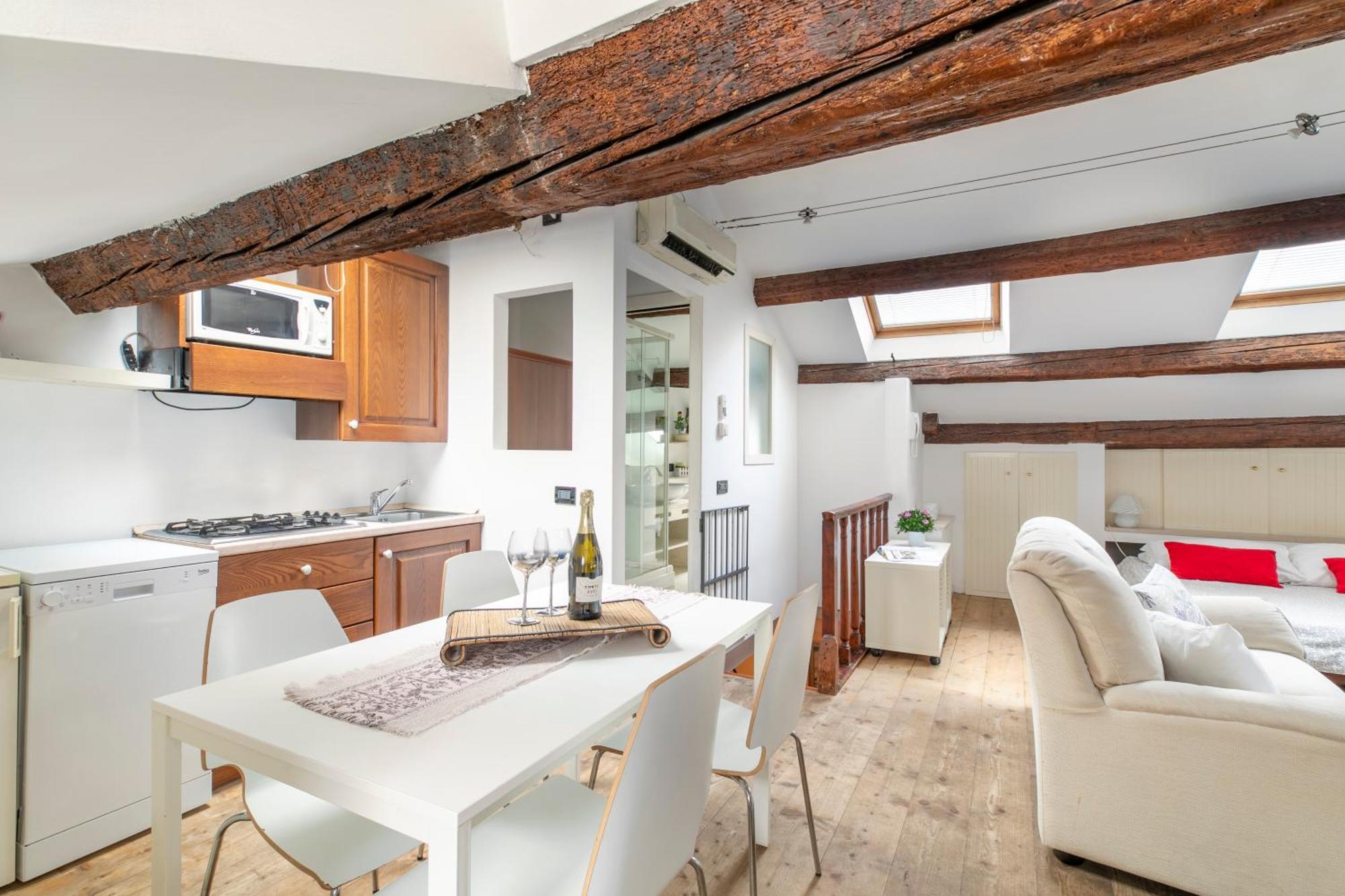 Nice Lovely Attic For 4 Person With Wifi - A/C Венеция Экстерьер фото