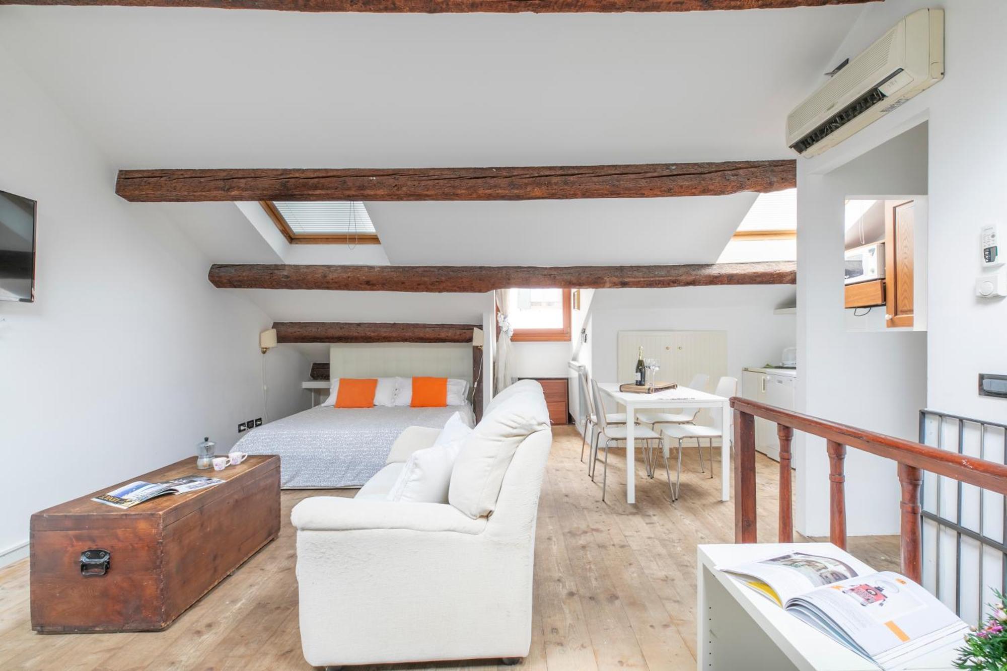 Nice Lovely Attic For 4 Person With Wifi - A/C Венеция Экстерьер фото