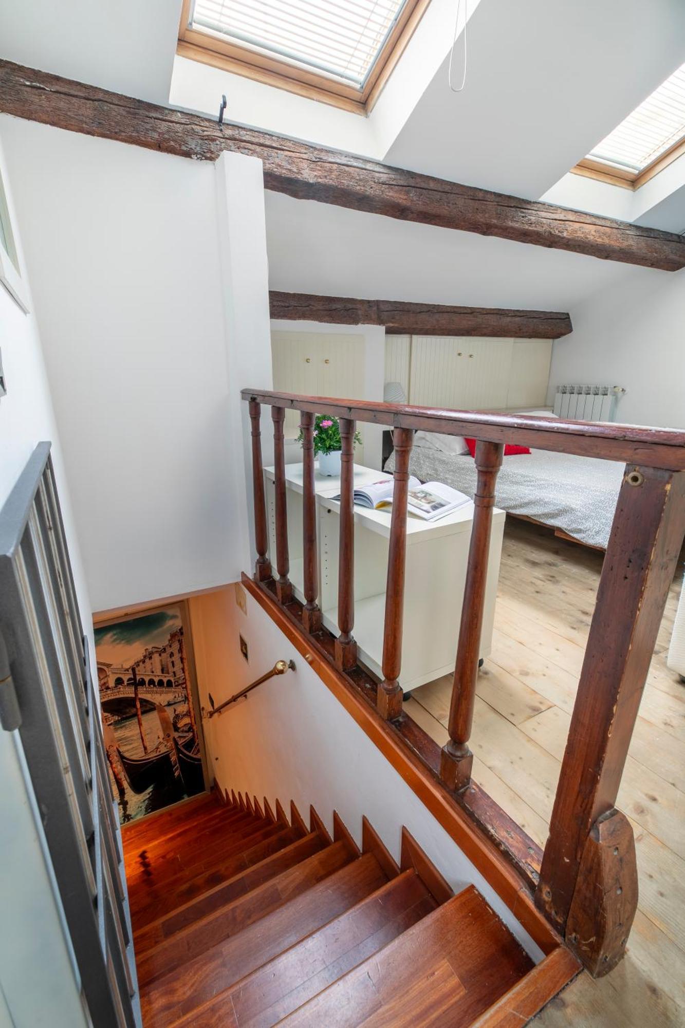 Nice Lovely Attic For 4 Person With Wifi - A/C Венеция Экстерьер фото