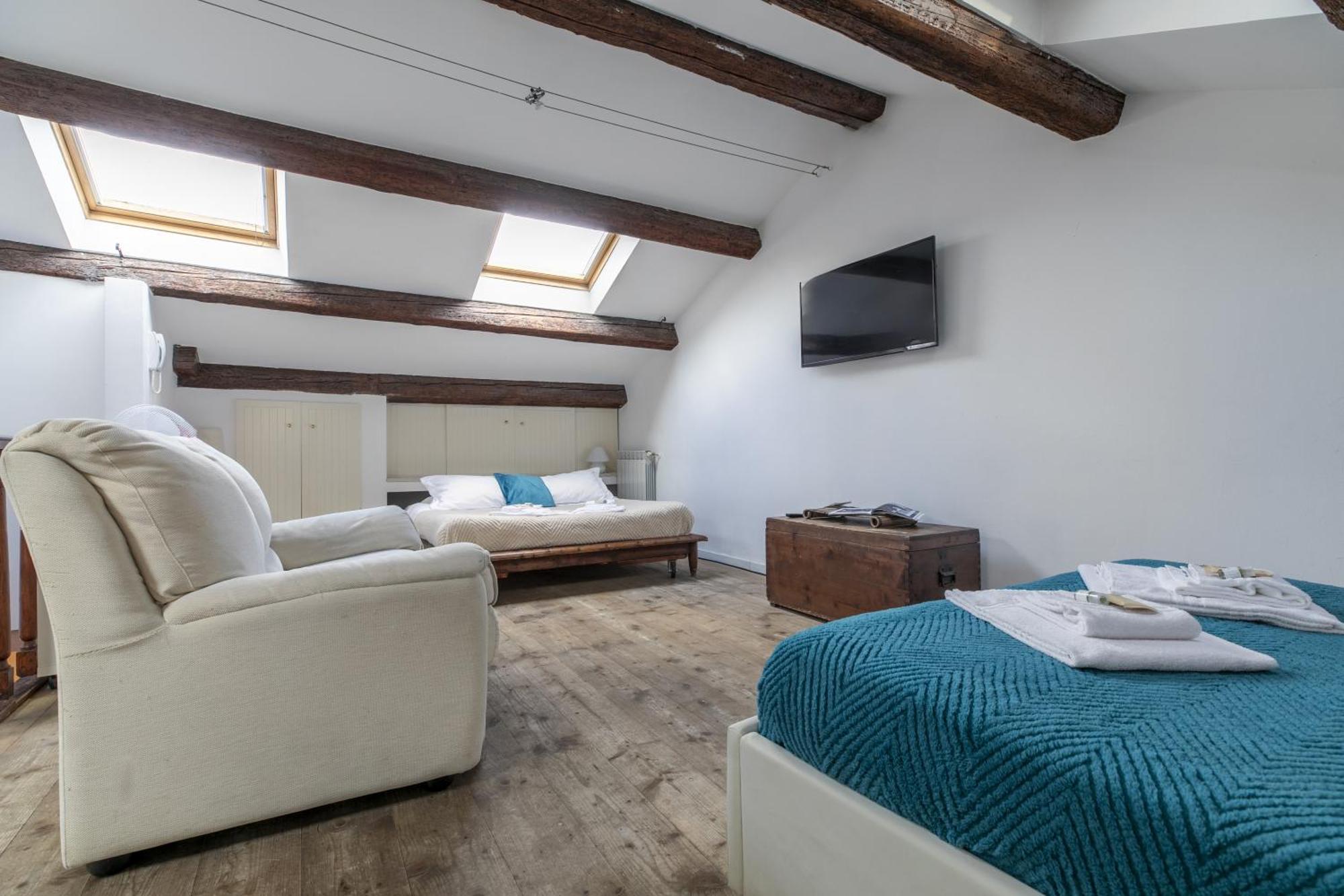 Nice Lovely Attic For 4 Person With Wifi - A/C Венеция Экстерьер фото