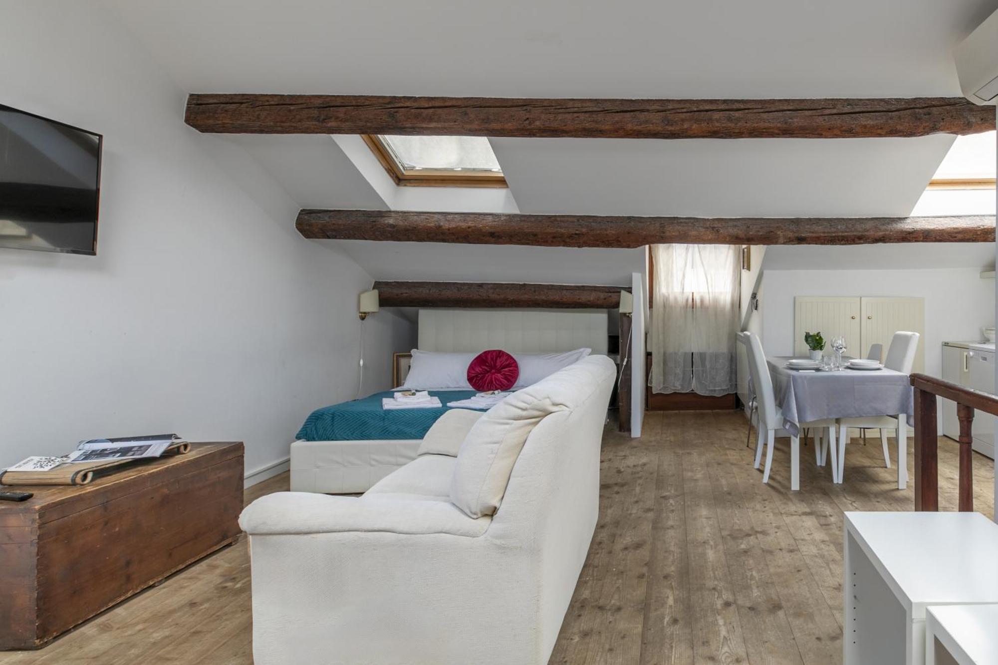 Nice Lovely Attic For 4 Person With Wifi - A/C Венеция Экстерьер фото