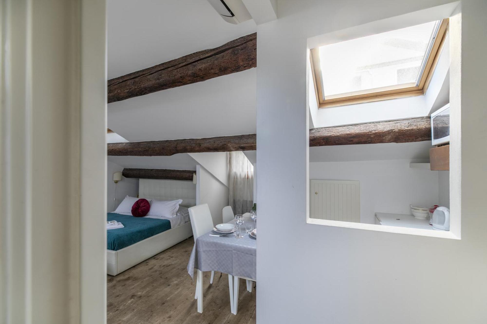 Nice Lovely Attic For 4 Person With Wifi - A/C Венеция Экстерьер фото