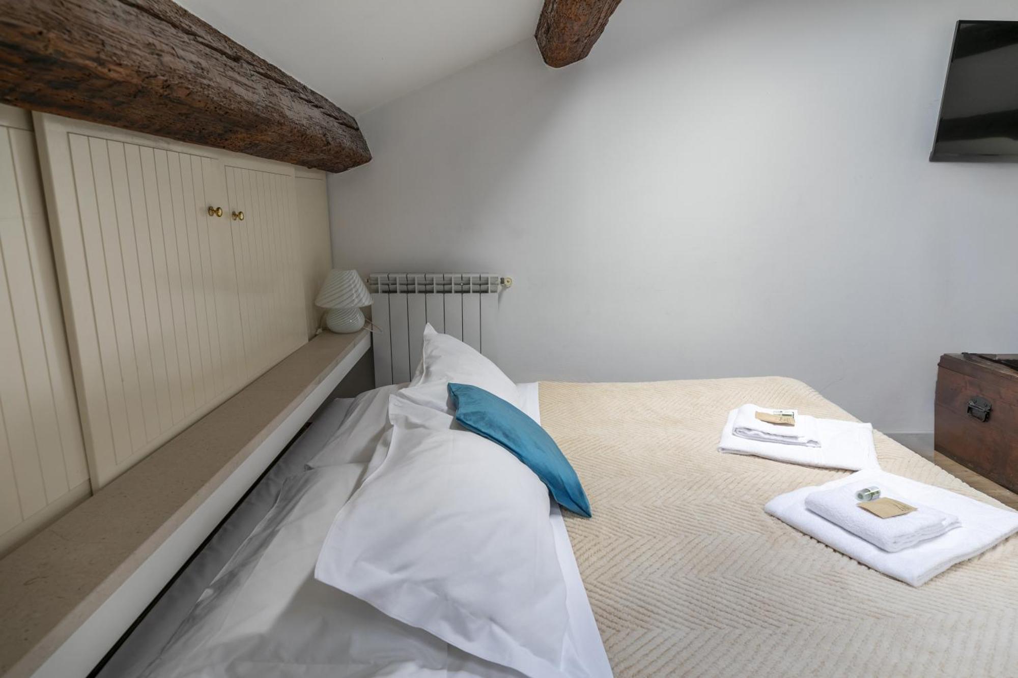 Nice Lovely Attic For 4 Person With Wifi - A/C Венеция Экстерьер фото