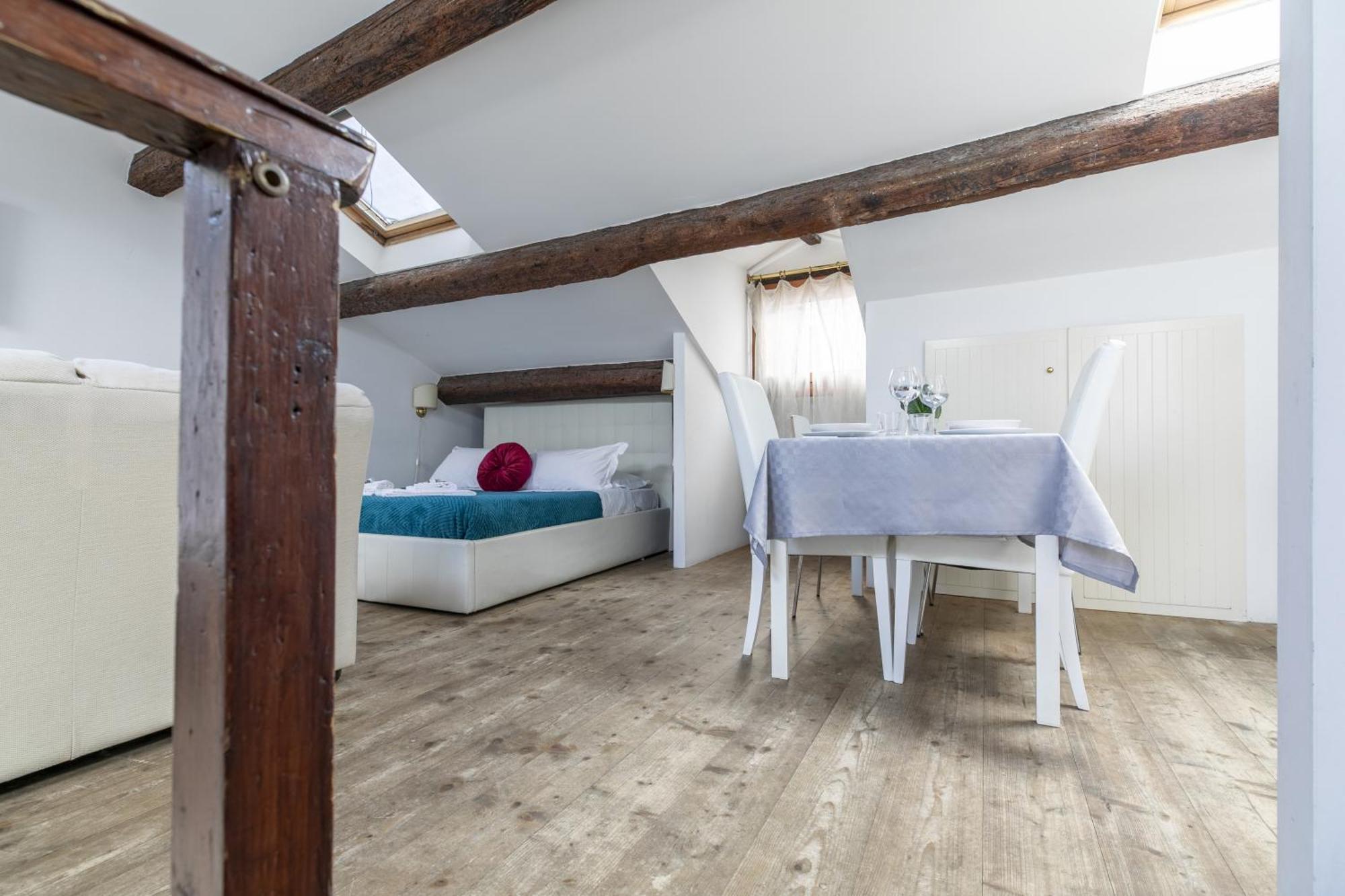 Nice Lovely Attic For 4 Person With Wifi - A/C Венеция Экстерьер фото