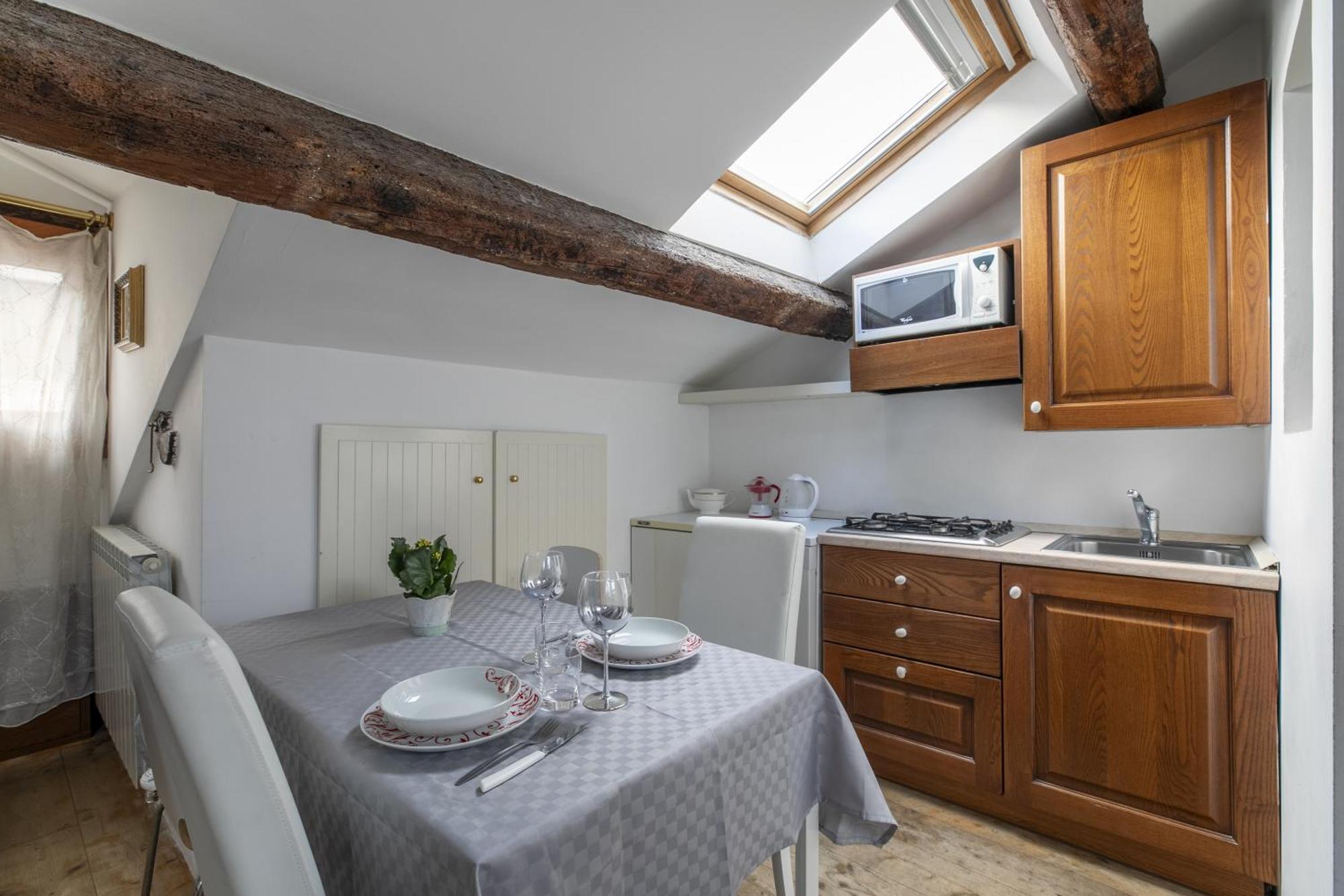 Nice Lovely Attic For 4 Person With Wifi - A/C Венеция Экстерьер фото