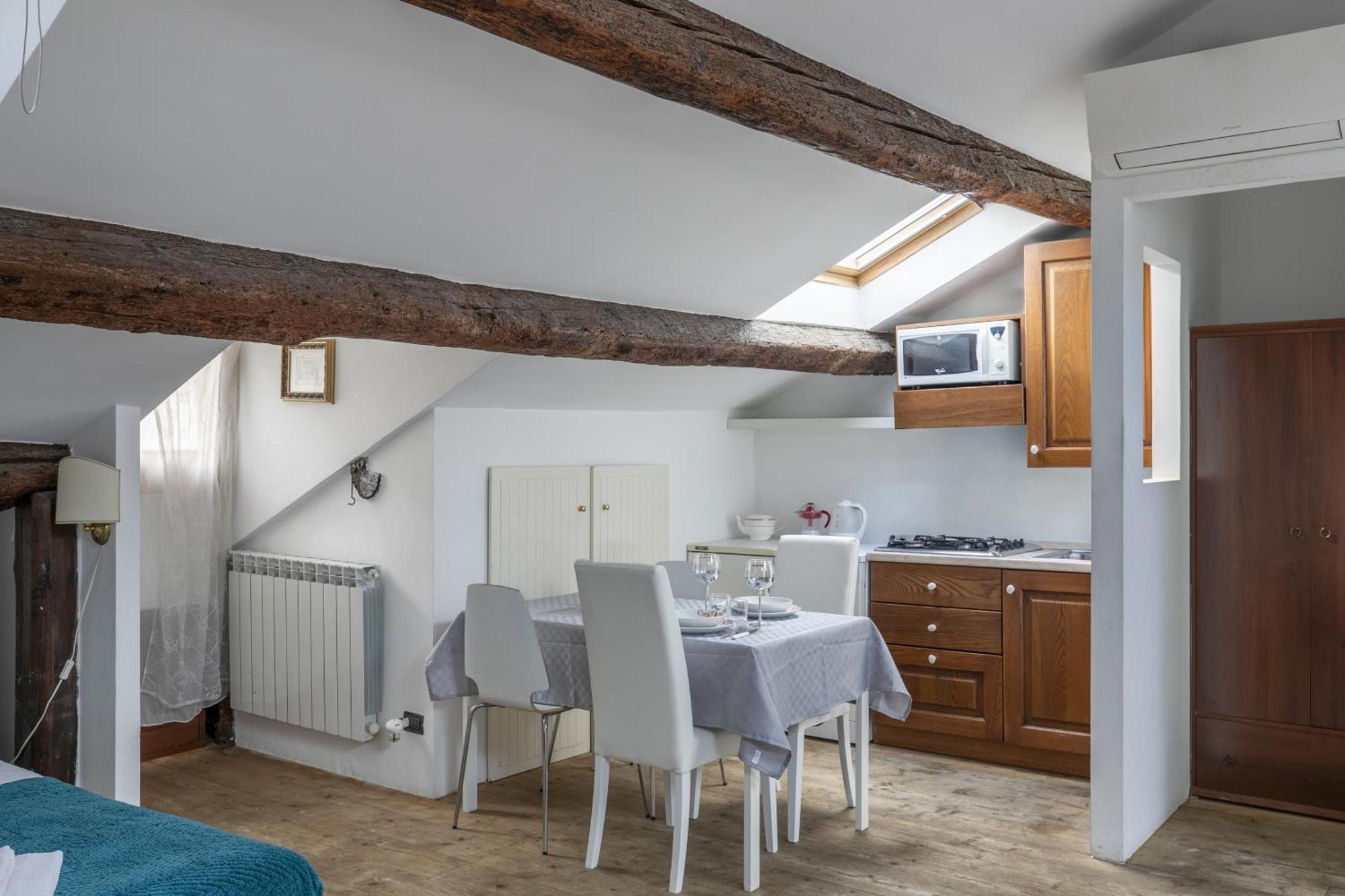 Nice Lovely Attic For 4 Person With Wifi - A/C Венеция Экстерьер фото