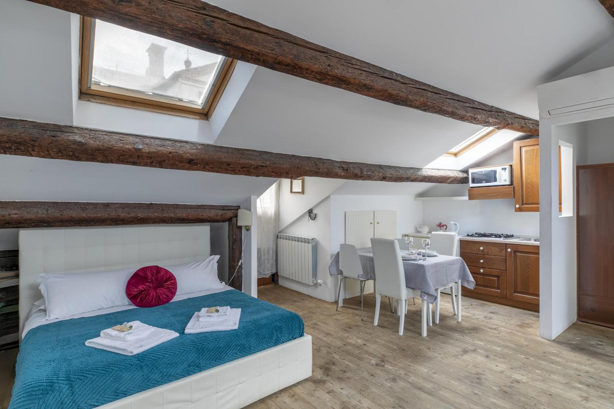 Nice Lovely Attic For 4 Person With Wifi - A/C Венеция Экстерьер фото