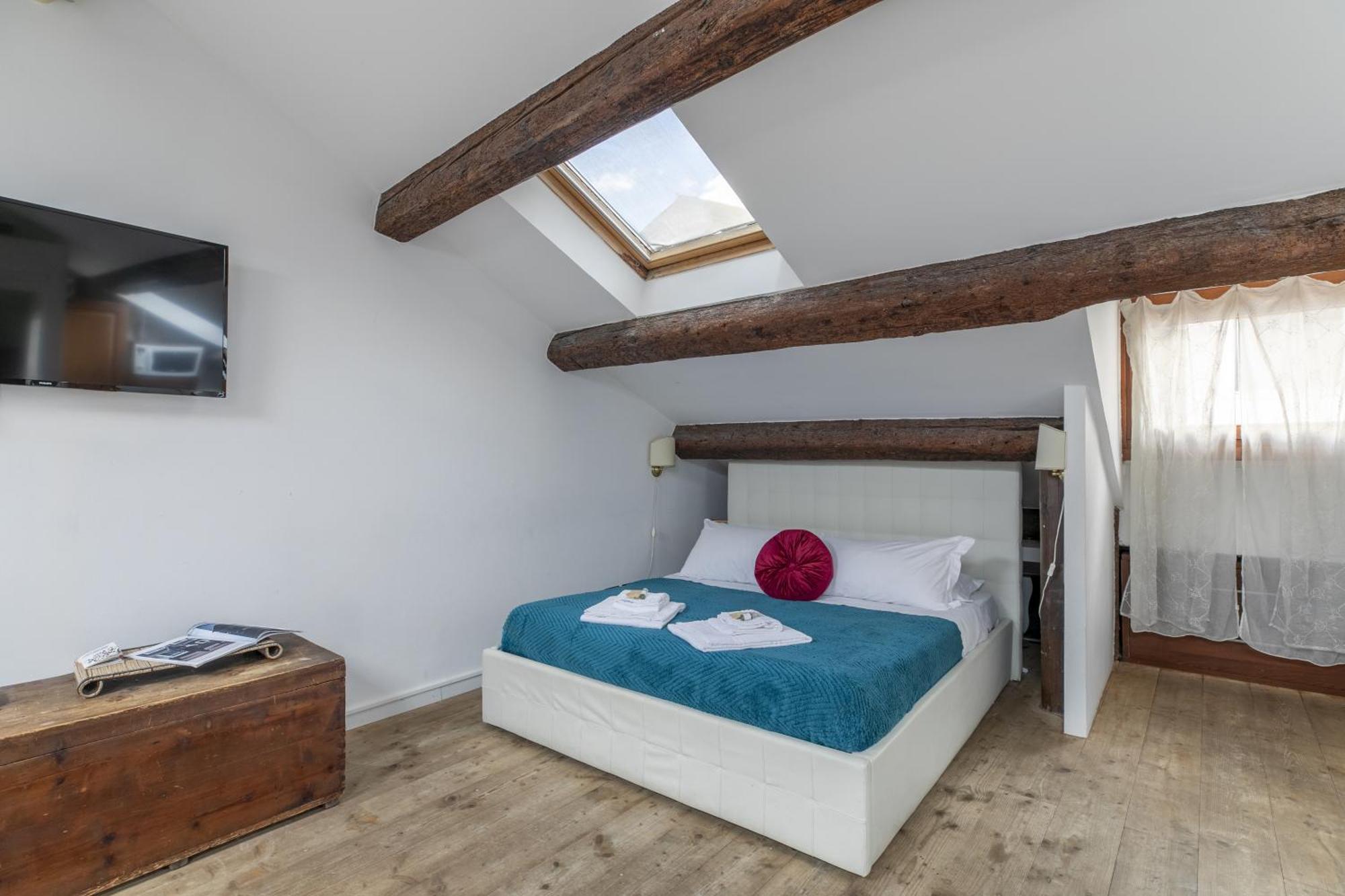 Nice Lovely Attic For 4 Person With Wifi - A/C Венеция Экстерьер фото