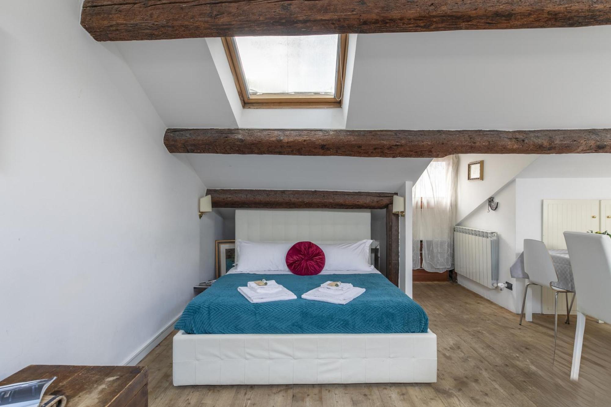 Nice Lovely Attic For 4 Person With Wifi - A/C Венеция Экстерьер фото
