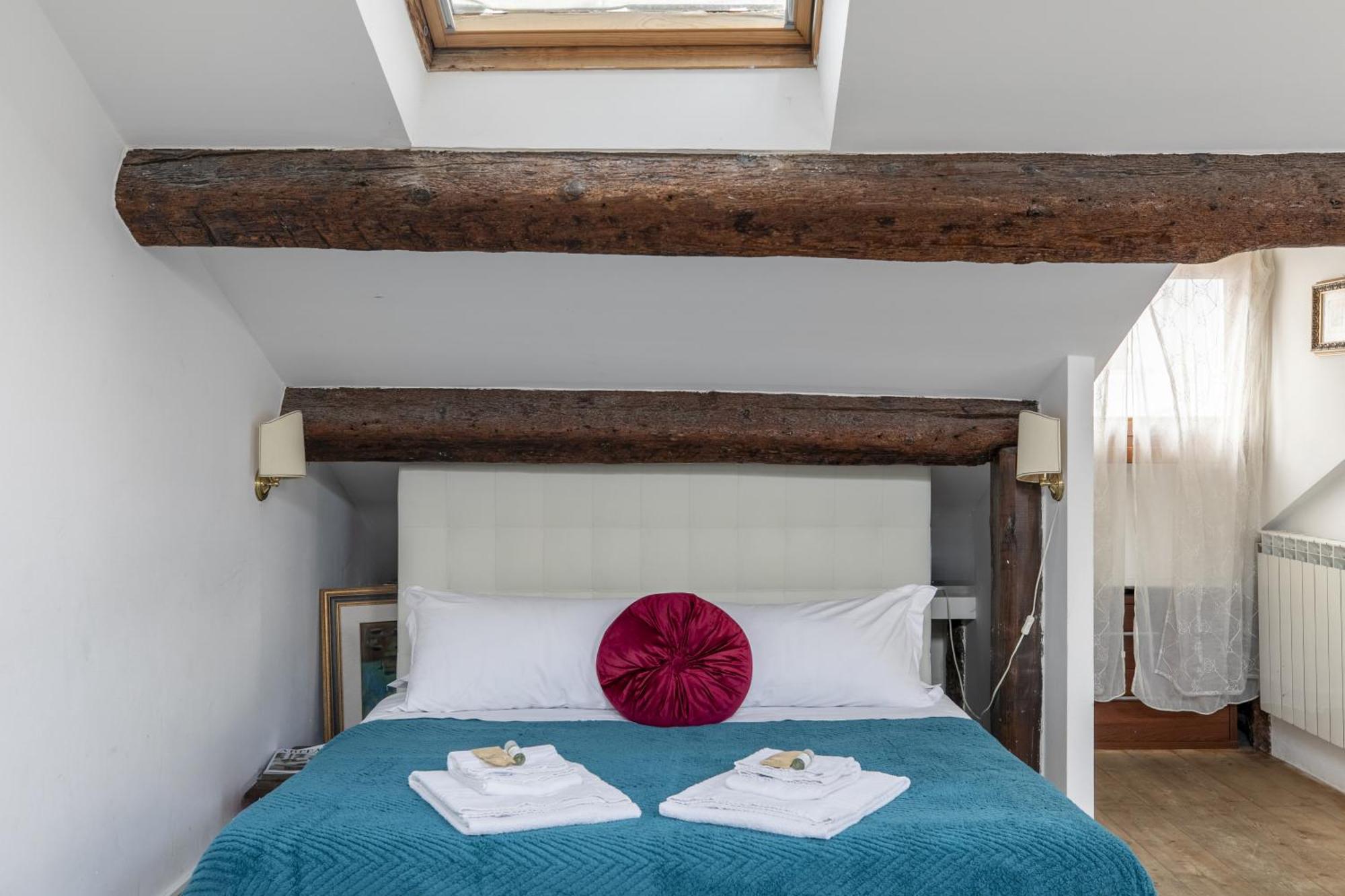 Nice Lovely Attic For 4 Person With Wifi - A/C Венеция Экстерьер фото