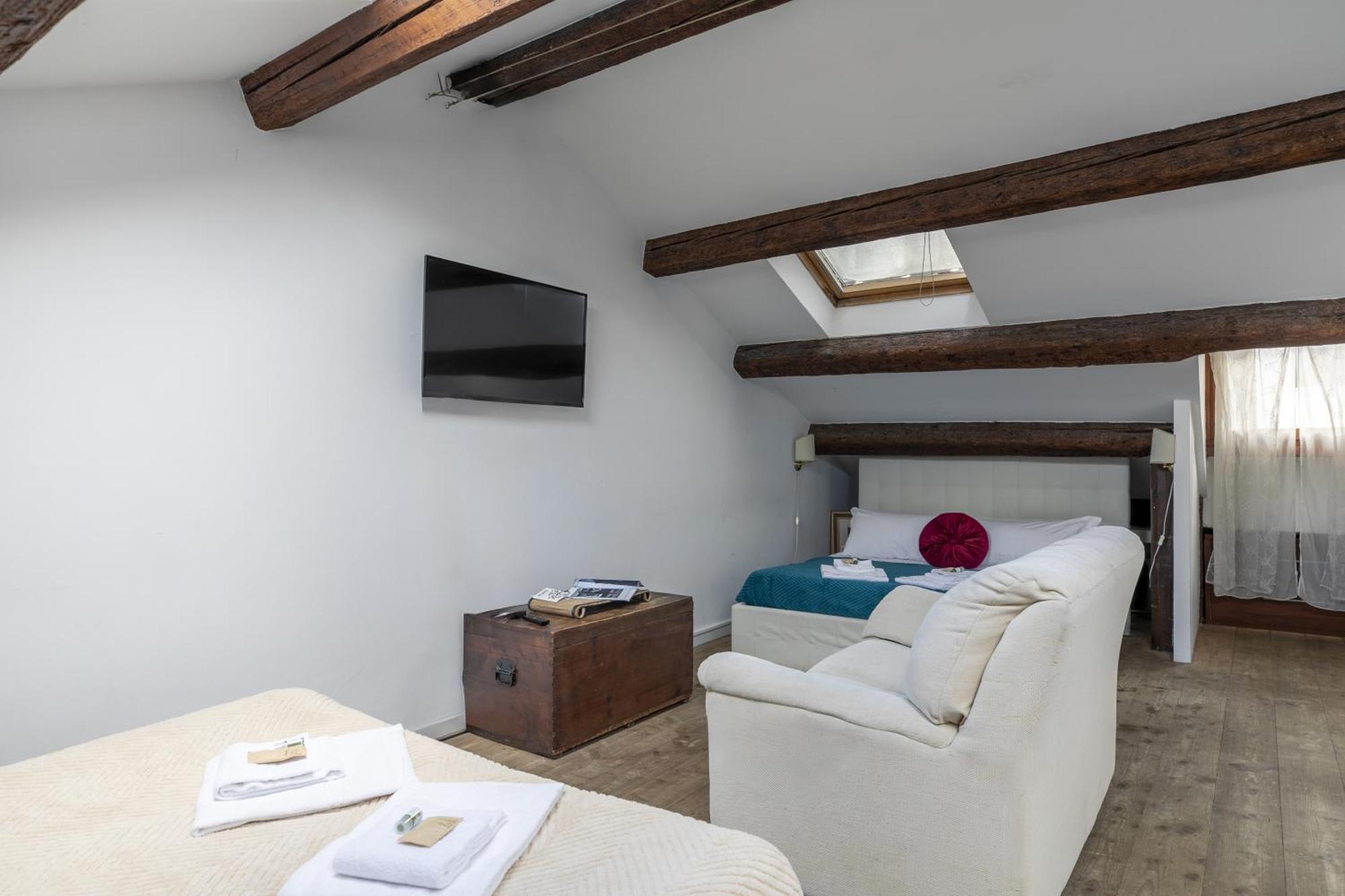 Nice Lovely Attic For 4 Person With Wifi - A/C Венеция Экстерьер фото