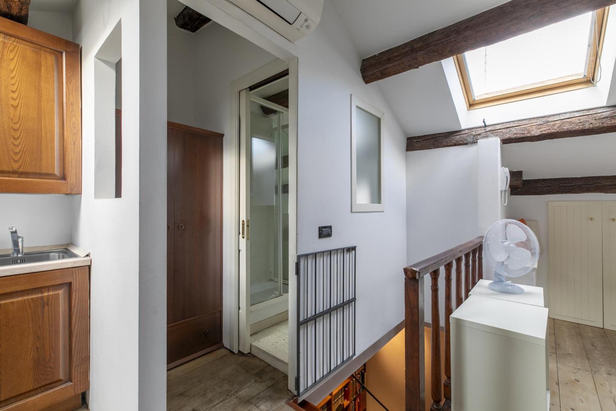 Nice Lovely Attic For 4 Person With Wifi - A/C Венеция Экстерьер фото