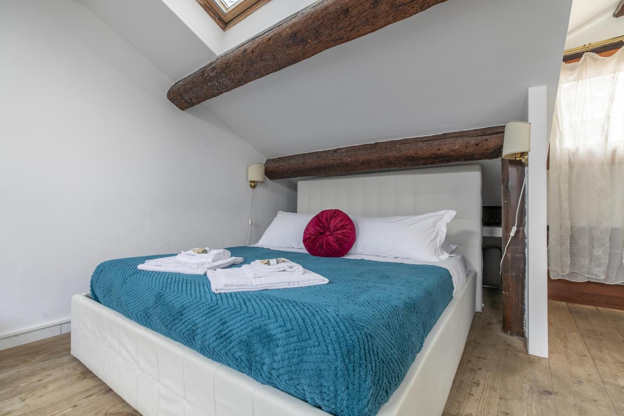 Nice Lovely Attic For 4 Person With Wifi - A/C Венеция Экстерьер фото
