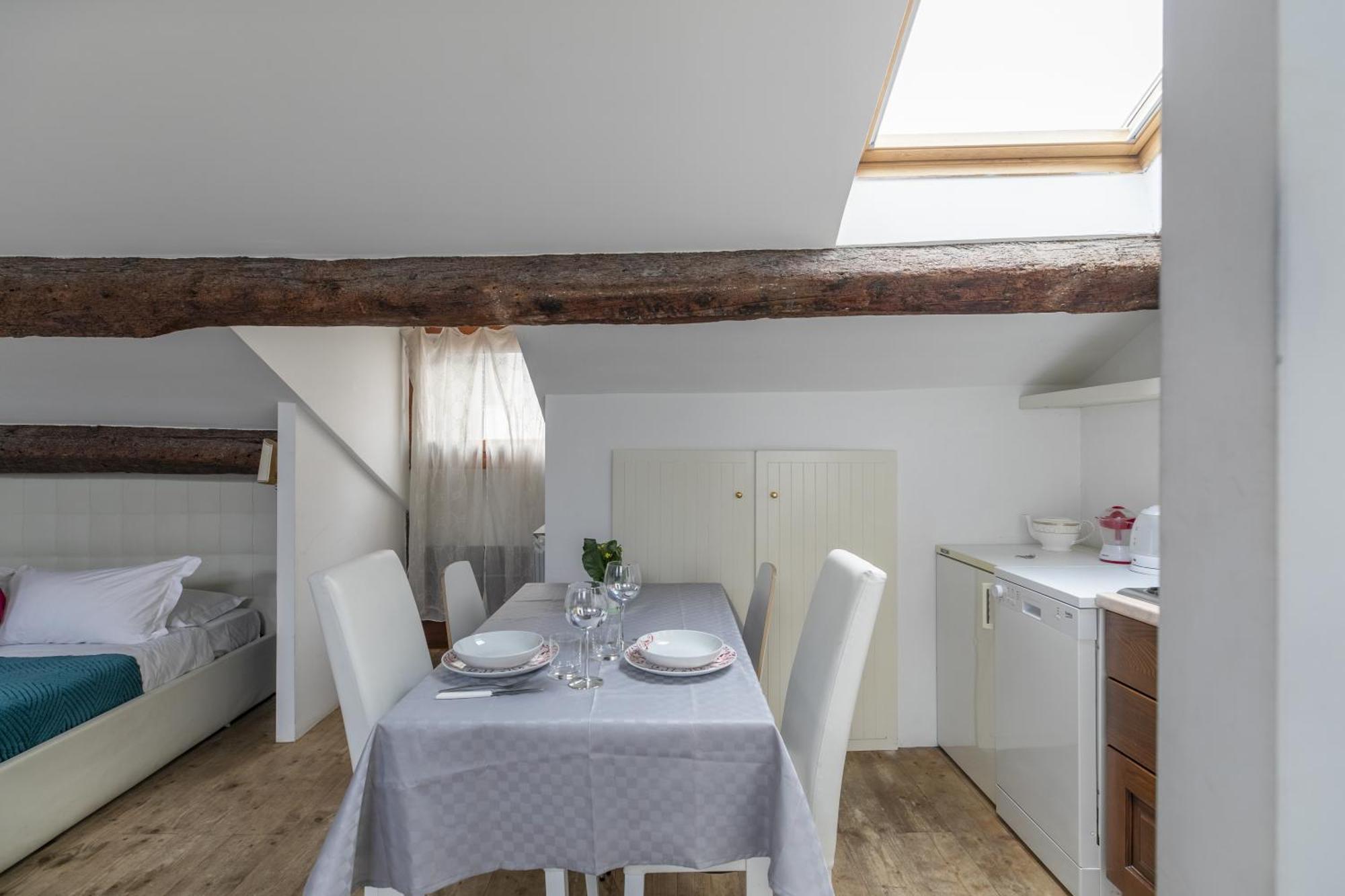 Nice Lovely Attic For 4 Person With Wifi - A/C Венеция Экстерьер фото