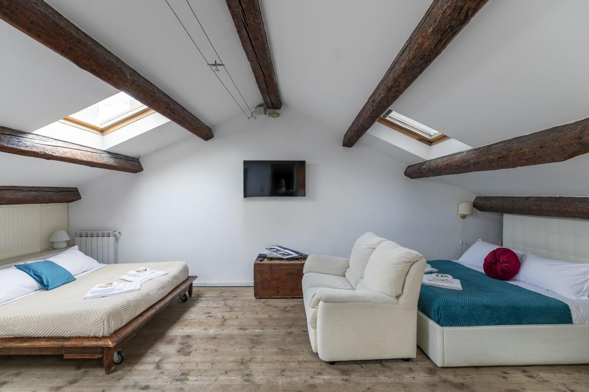 Nice Lovely Attic For 4 Person With Wifi - A/C Венеция Экстерьер фото